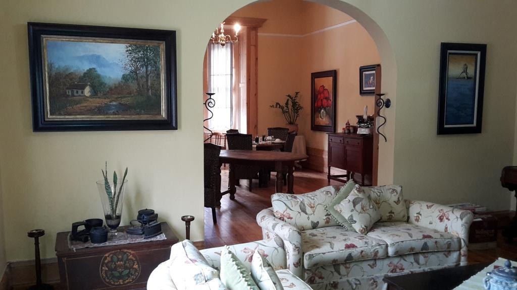 Moonlight Manor Hotel Victoria West ภายนอก รูปภาพ
