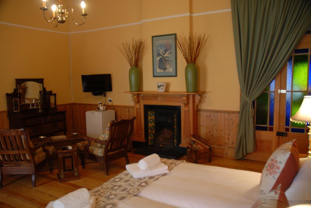 Moonlight Manor Hotel Victoria West ภายนอก รูปภาพ